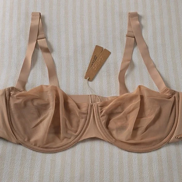 SKIMS No Show Molded Unlined Balconette Demi Bra Size:42C Clay - Picture 1 of 5